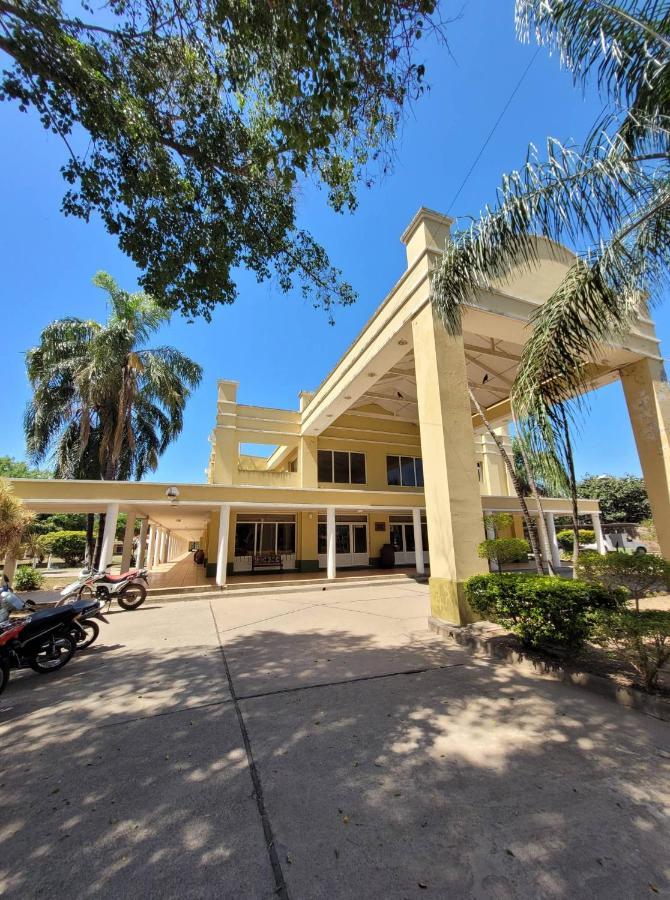 Hotel Portico Norte Tartagal Ngoại thất bức ảnh